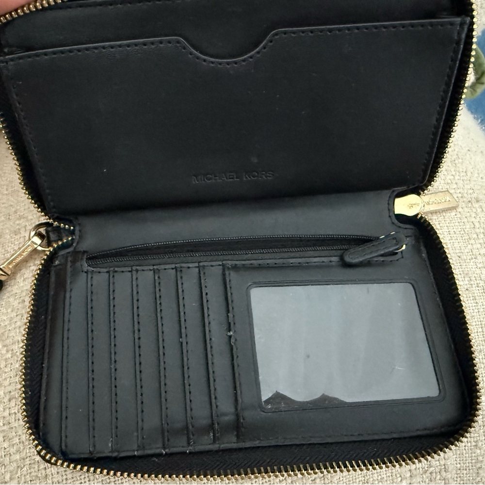 Michael Kors Leather Wristlet/Wallet - Picture 4 of 4
